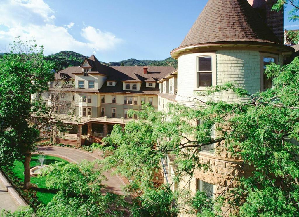 Cliff House At Pikes Peak Hotel Manitou Springs Exterior photo